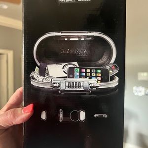 Master Lock Portable Small Lock Box, Portable Safe, Personal Travel Safe, 5900D